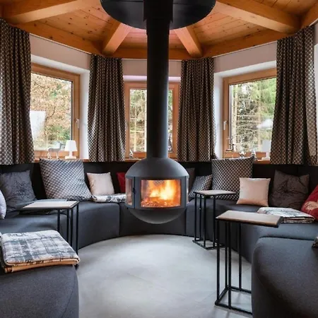 Tolles Ferienhaus Mit Kamin In Hofmark Wagrain